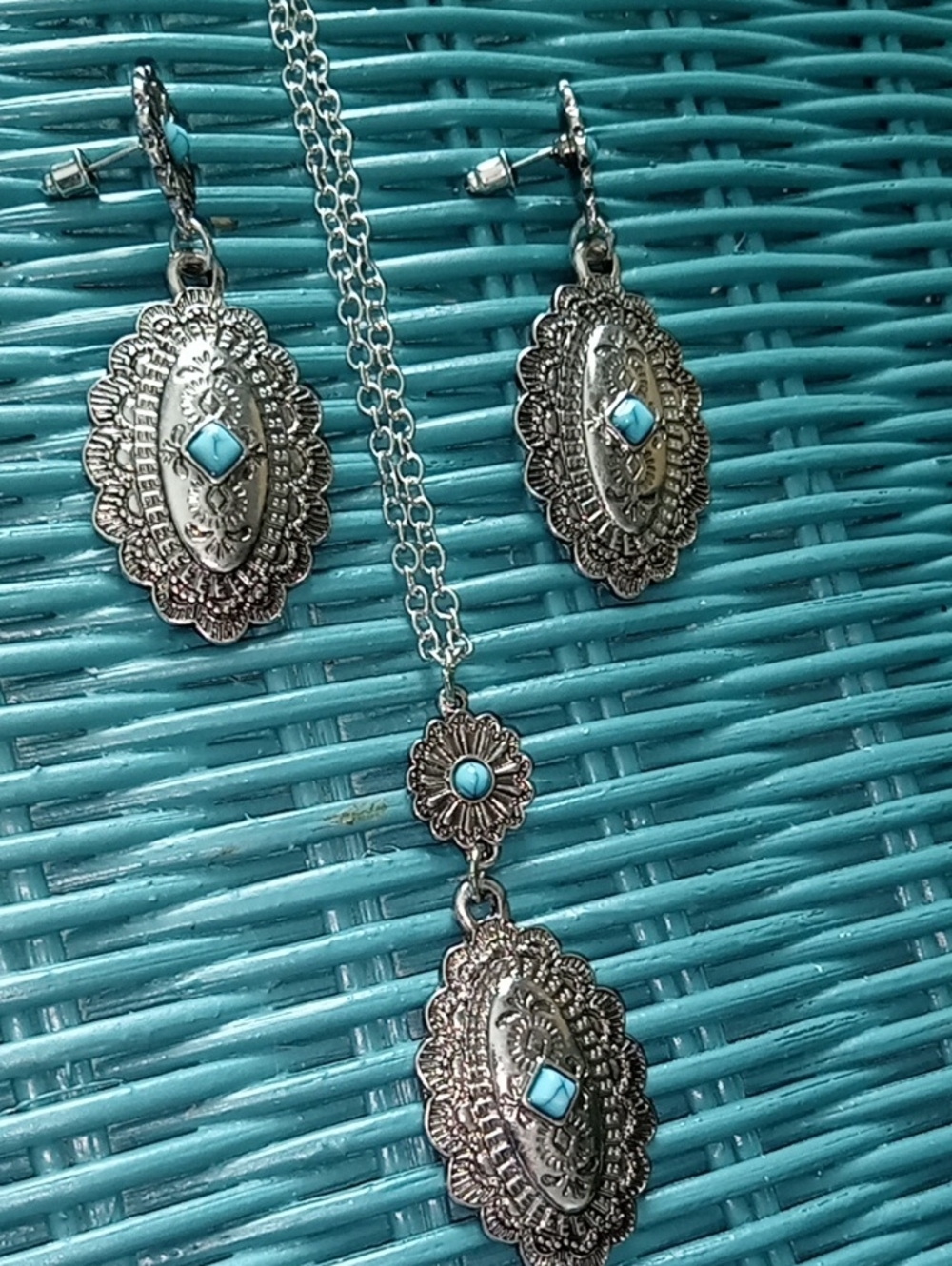 Turquoise Jewelry Set - Picture 5 of 7